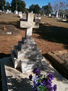 schimke-august-augusta-monument-maryborough.jpeg